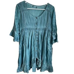 Urban Market Warehouse women's aqua button down tunic.